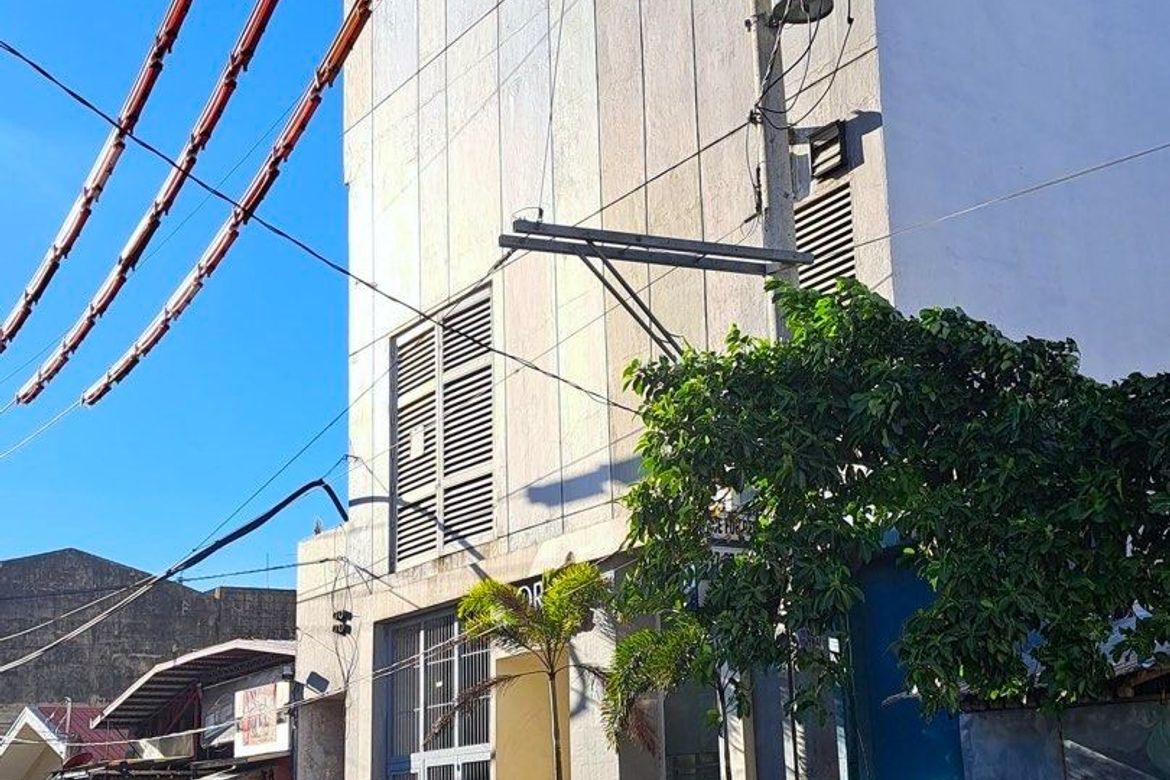 Commercial for Sale in The Loop, Manila, Metro Manila near LRT-2 Legarda