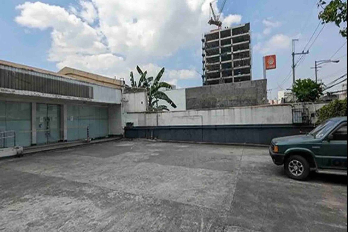 Commercial for Sale in Urdaneta, Makati, Metro Manila near MRT-3 Ayala