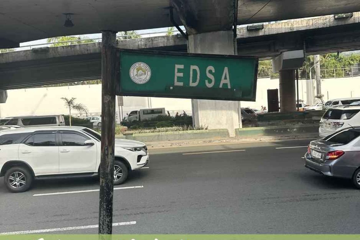 Commercial for Sale in Urdaneta, Makati, Metro Manila near MRT-3 Ayala – photo 2