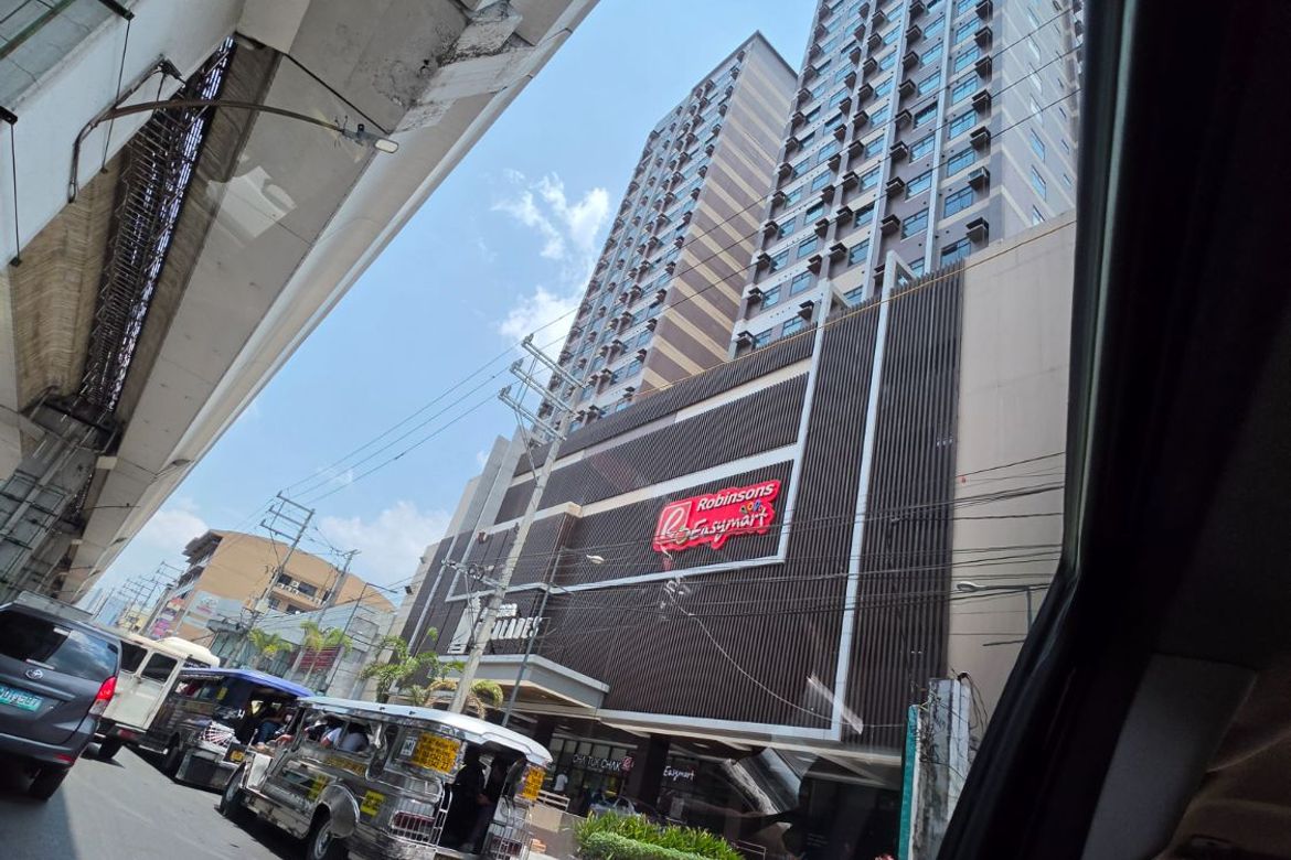 Condo for Rent in Aurora Escalades, San Roque, Quezon City, Metro Manila near LRT-2 Anonas photo 3