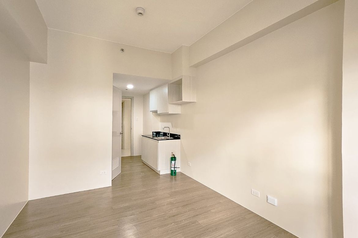 Condo for Rent in Hawthorne Heights by Vista Residences, Loyola Heights, Quezon City, Metro Manila near LRT-2 Katipunan photo 6