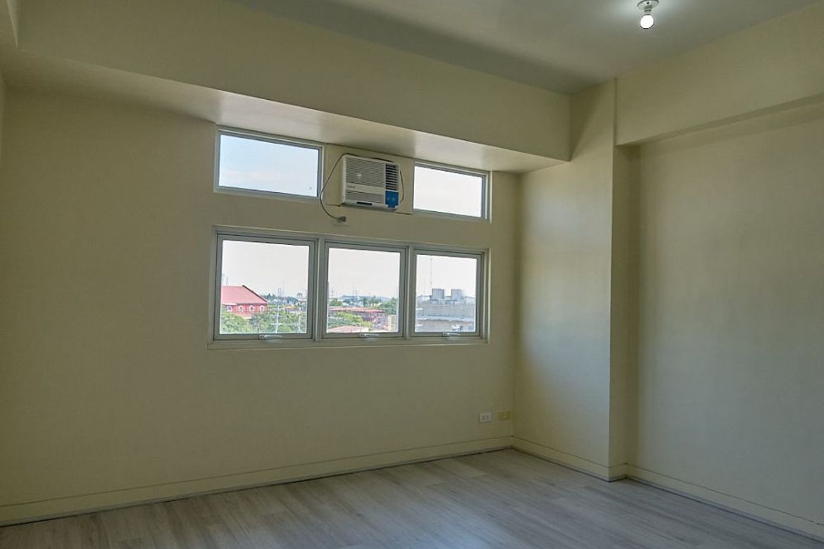 Condo for Rent in Holland Park, Biñan, Laguna