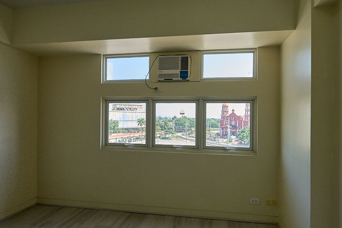 Condo for Rent in Holland Park, Biñan, Laguna photo 4
