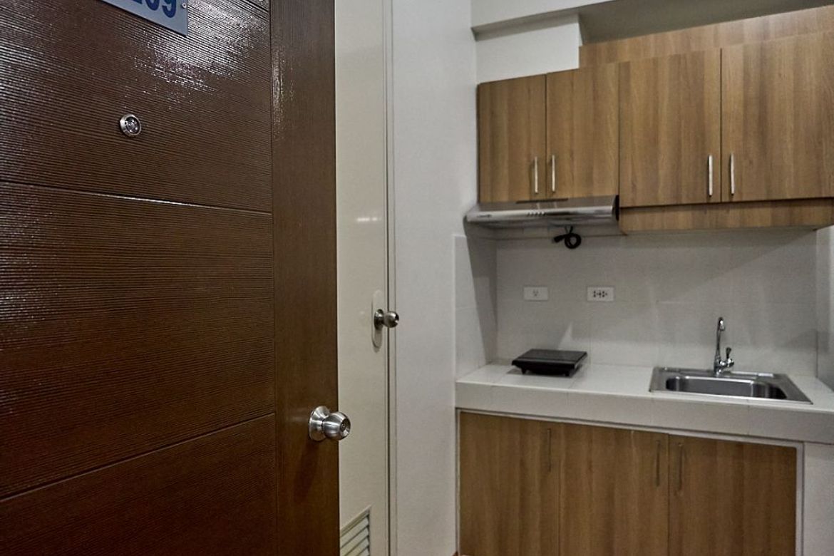 Condo for Rent in Loyola Heights, Quezon City, Metro Manila near LRT-2 Katipunan photo 2
