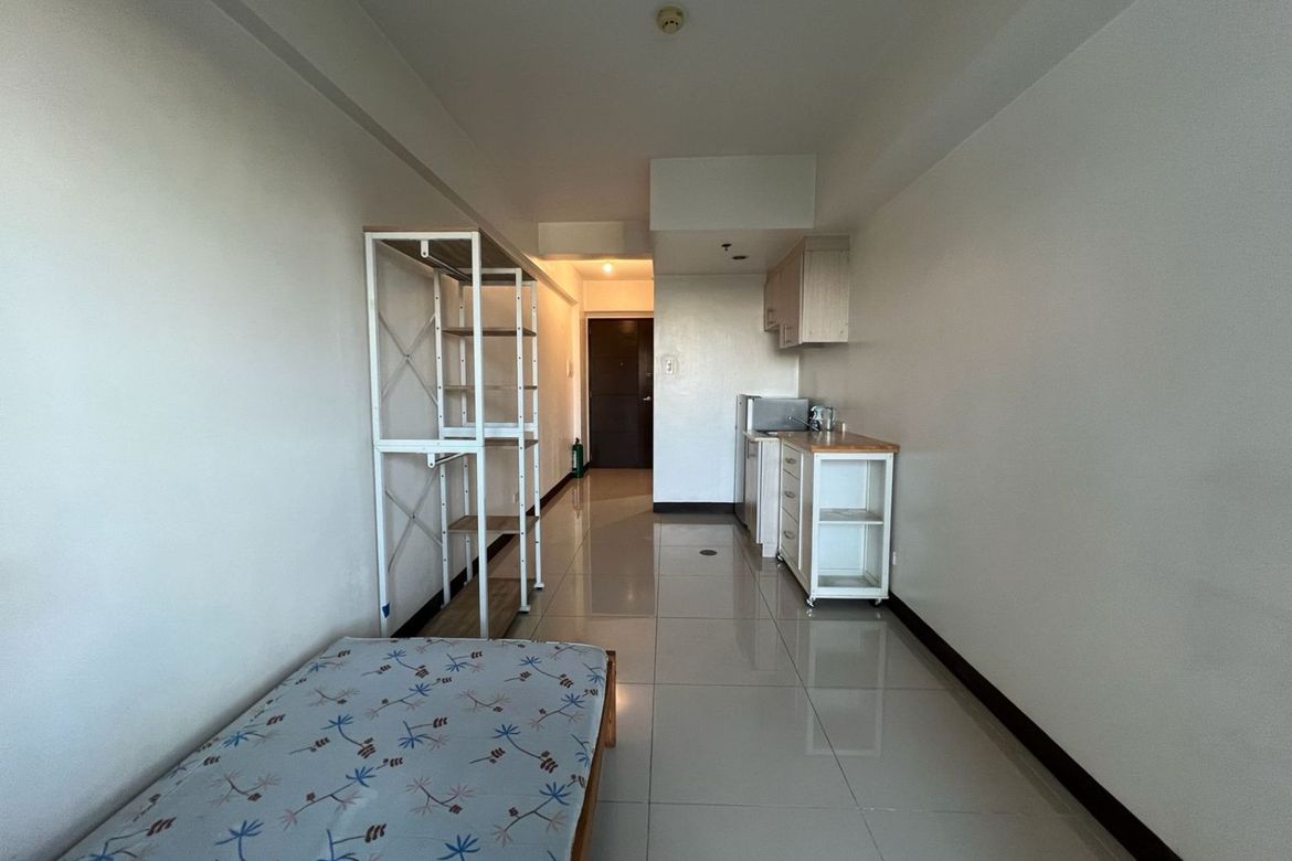 Condo for Rent in Pine Crest, Mariana, Quezon City, Metro Manila near LRT-2 Gilmore photo 2