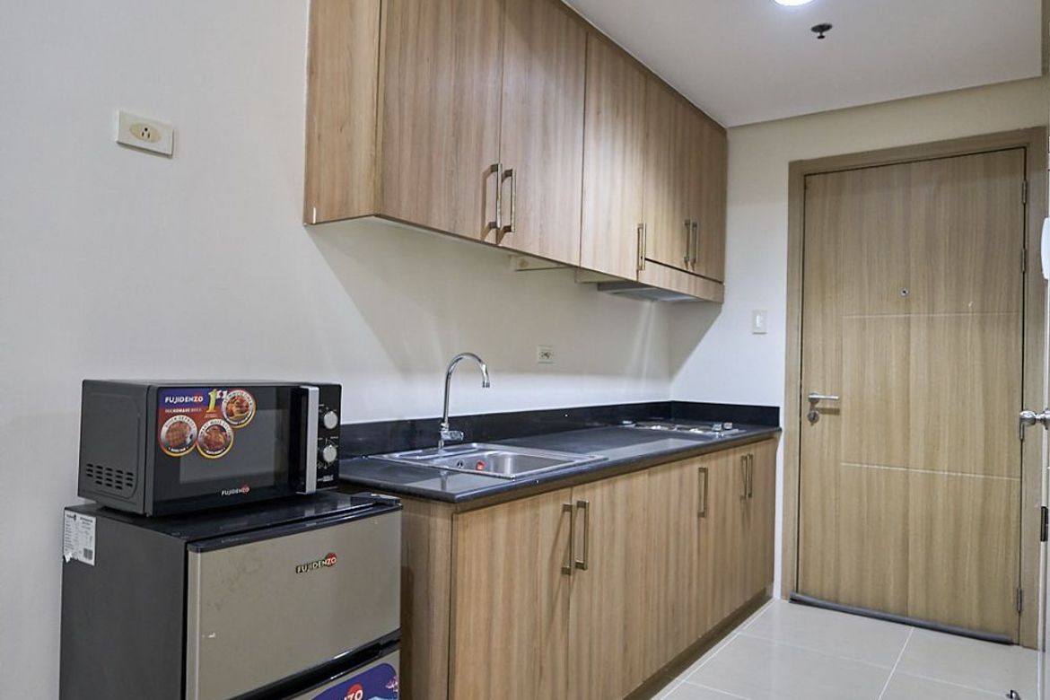 Condo for Rent in Shore Residences, Barangay 76, Pasay, Metro Manila near LRT-1 Libertad