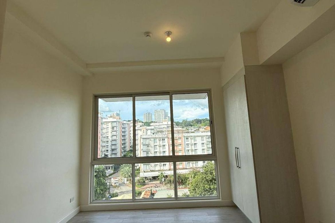 Condo for Sale in 32 Sanson by Rockwell, Lahug, Cebu City, Cebu – photo 4