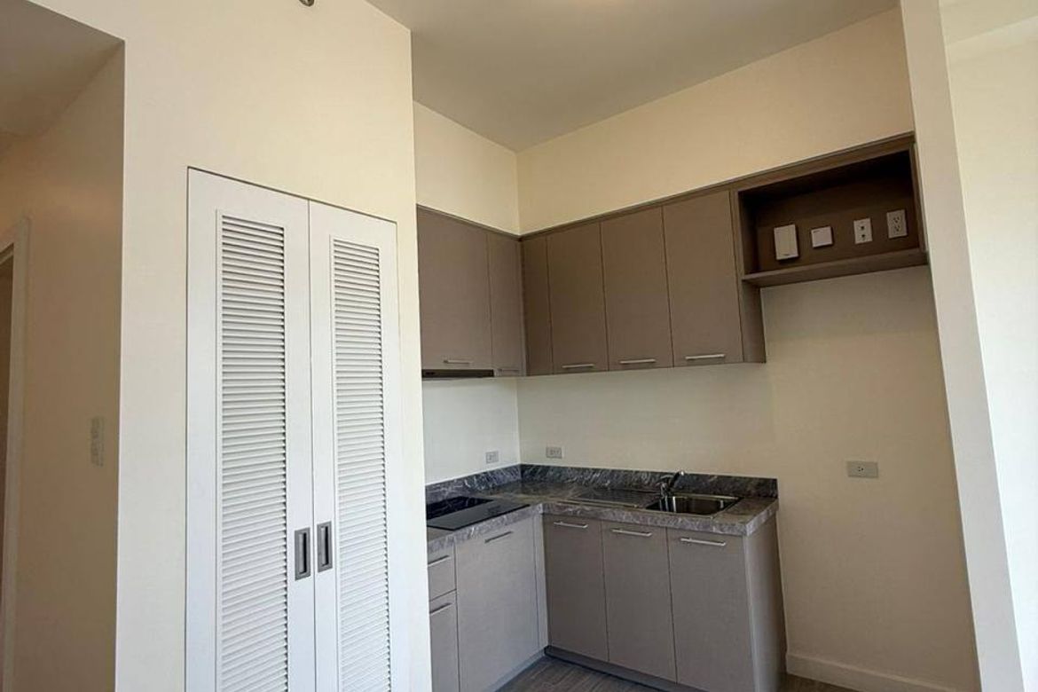 Condo for Sale in 32 Sanson by Rockwell, Lahug, Cebu City, Cebu – photo 6