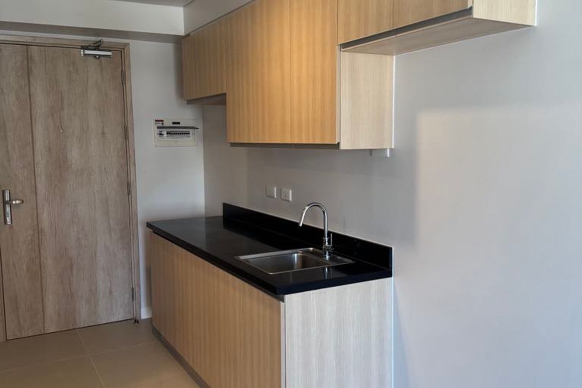 Condo for Sale in Almanza Dos, Las Piñas, Metro Manila – photo 2