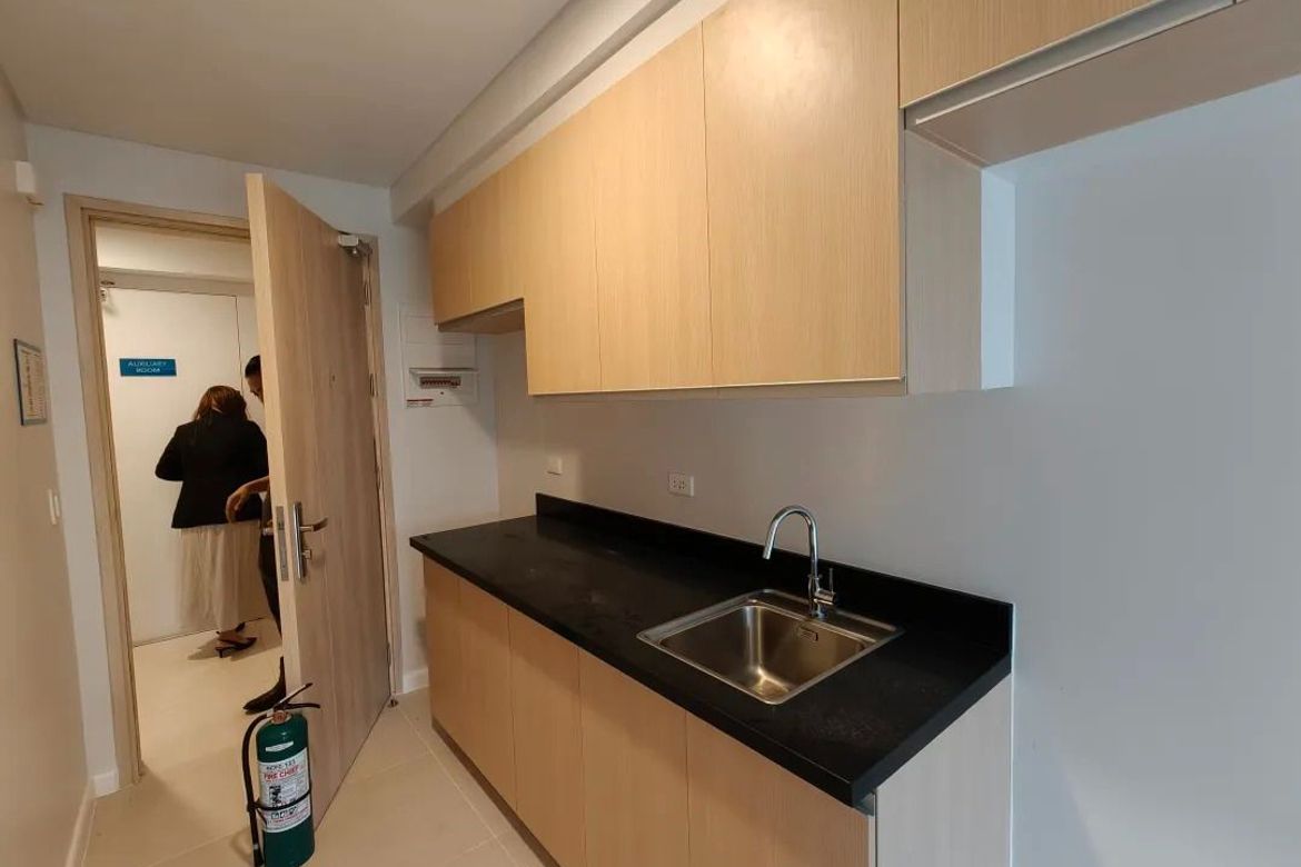 Condo for Sale in Almanza Dos, Las Piñas, Metro Manila