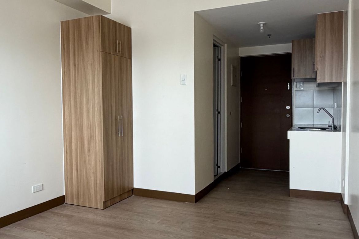 Condo for Sale in Almanza Uno, Las Piñas, Metro Manila – photo 5
