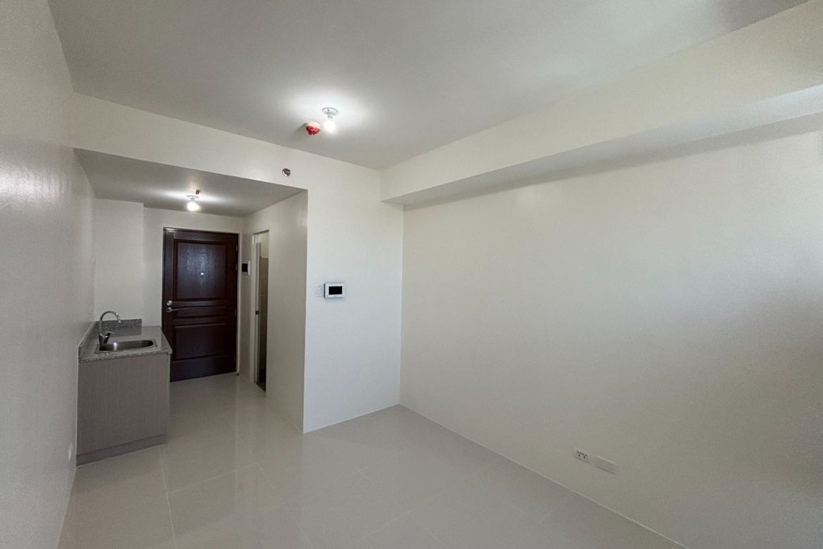 Condo for Sale in Barangay 28, Pasay, Metro Manila near LRT-1 Gil Puyat – photo 2