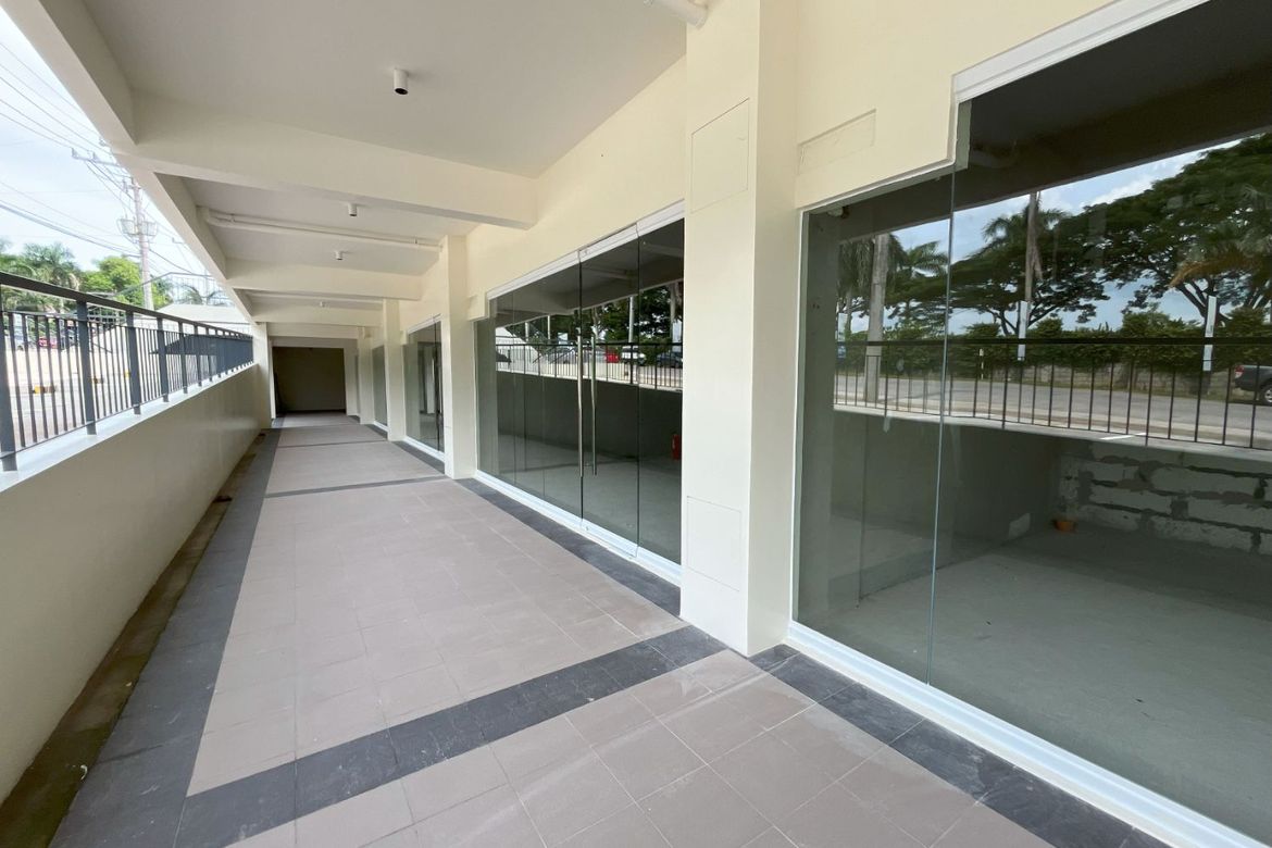 Condo for Sale in Berkeley Suites, Inchican, Silang, Cavite – photo 8