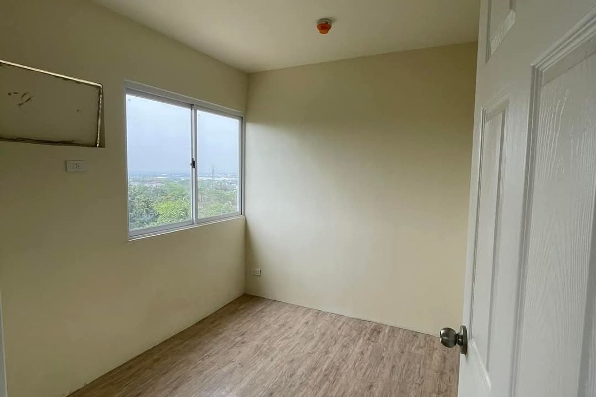 Condo for Sale in Berkeley Suites, Inchican, Silang, Cavite – photo 2