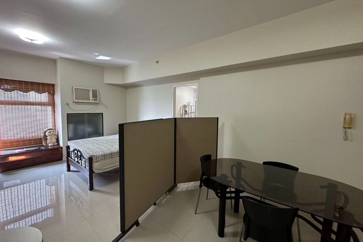 Condo for Sale in Ermita, Manila, Metro Manila near LRT-1 Pedro Gil – photo 3