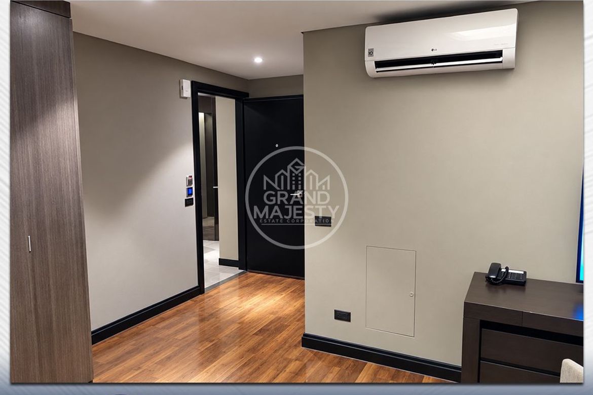 Condo for Sale in F1 City Center, BGC, Taguig – photo 6