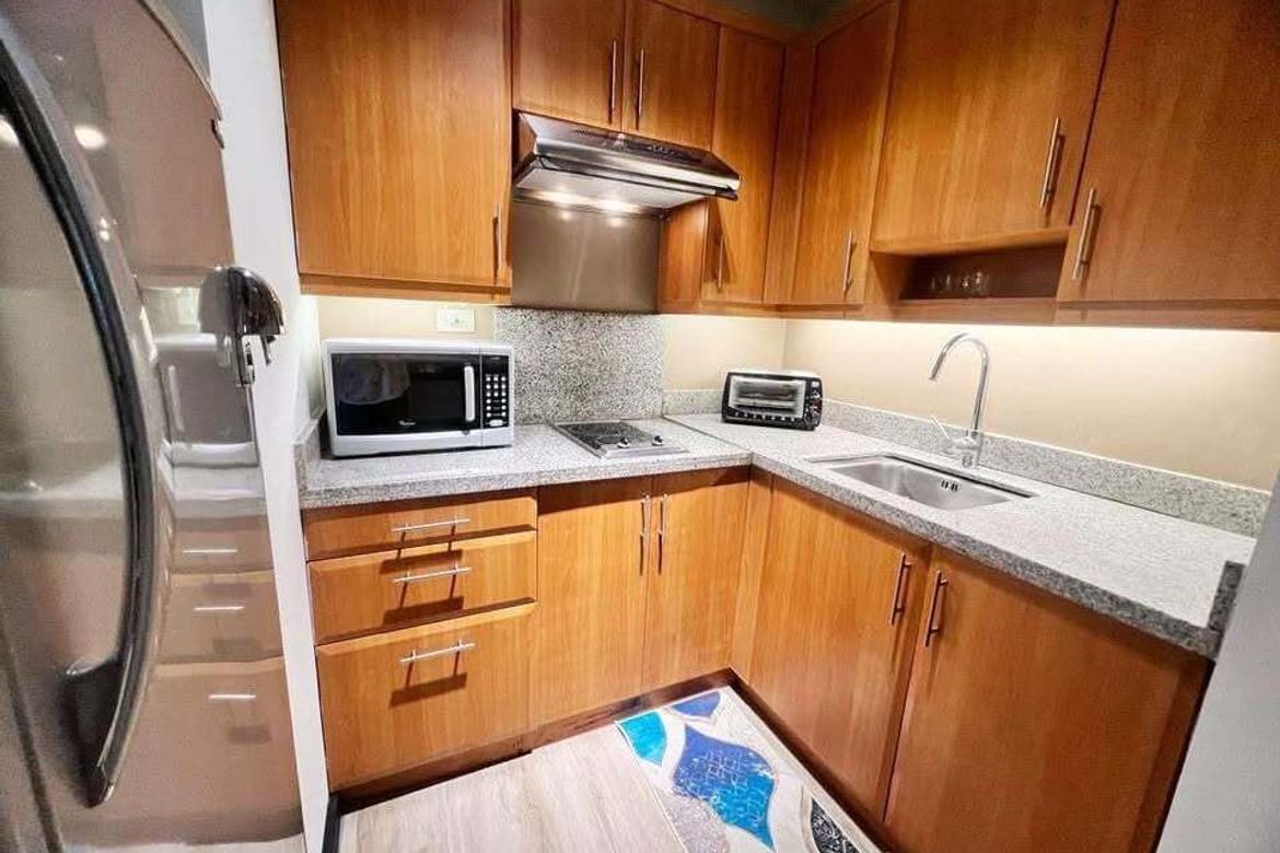 Condo for Sale in Fairways Tower, BGC, Taguig, Metro Manila – photo 3