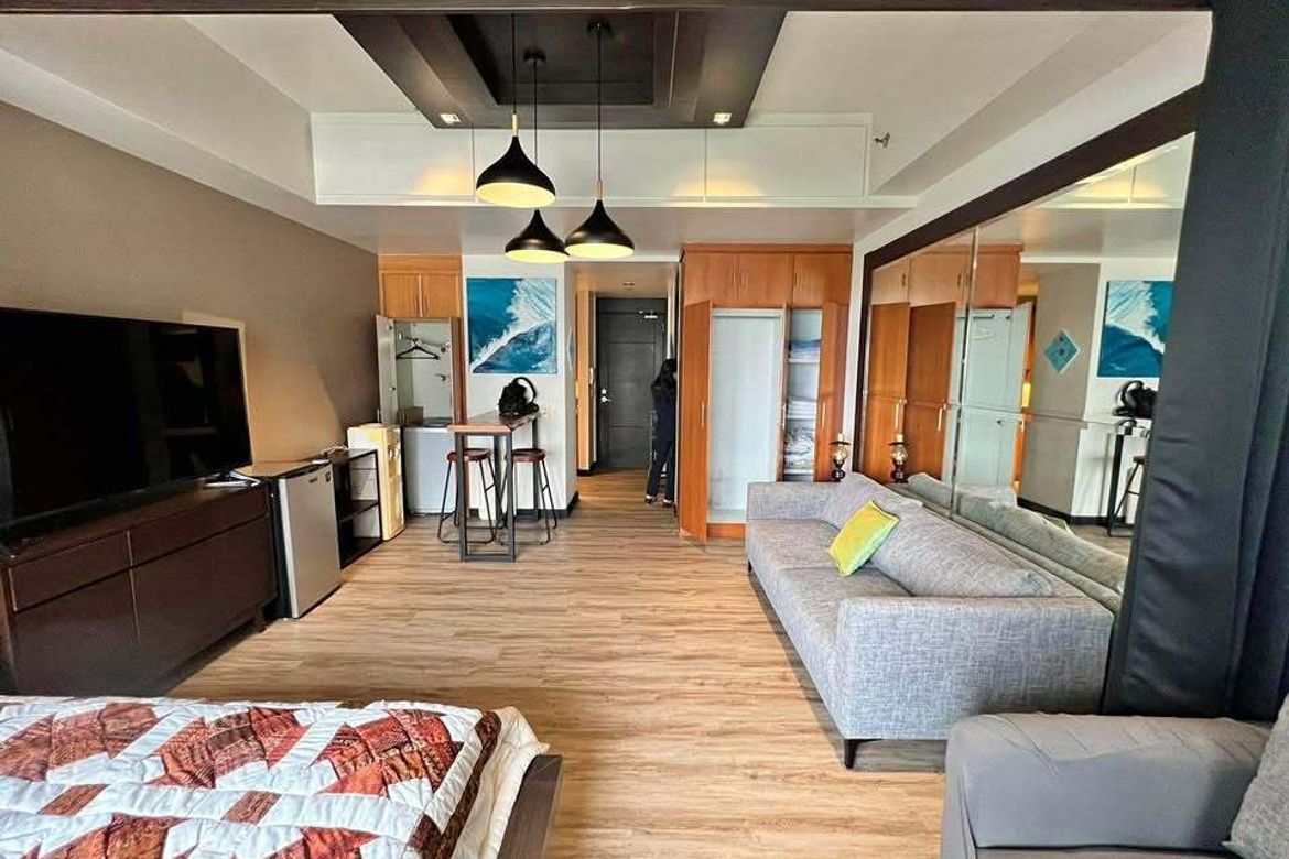 Condo for Sale in Fairways Tower, BGC, Taguig, Metro Manila – photo 6