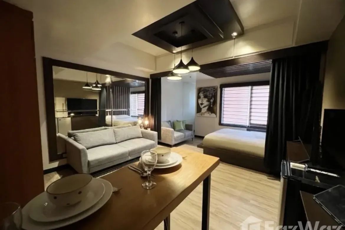 Condo for Sale in Fairways Tower, BGC, Taguig – photo 8
