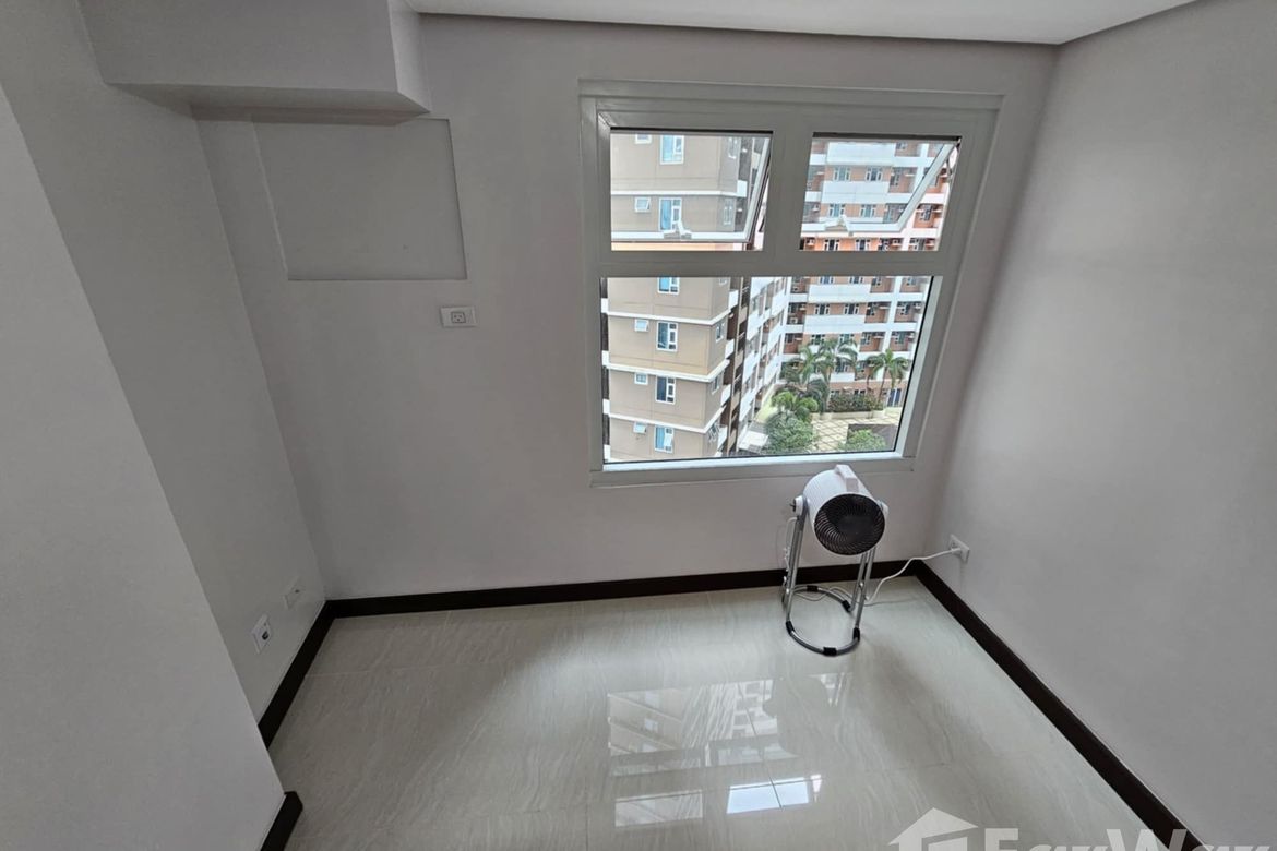 Condo for Sale in Gateway Regency Studios, Barangka Ilaya, Mandaluyong, Metro Manila near MRT-3 Boni – photo 2