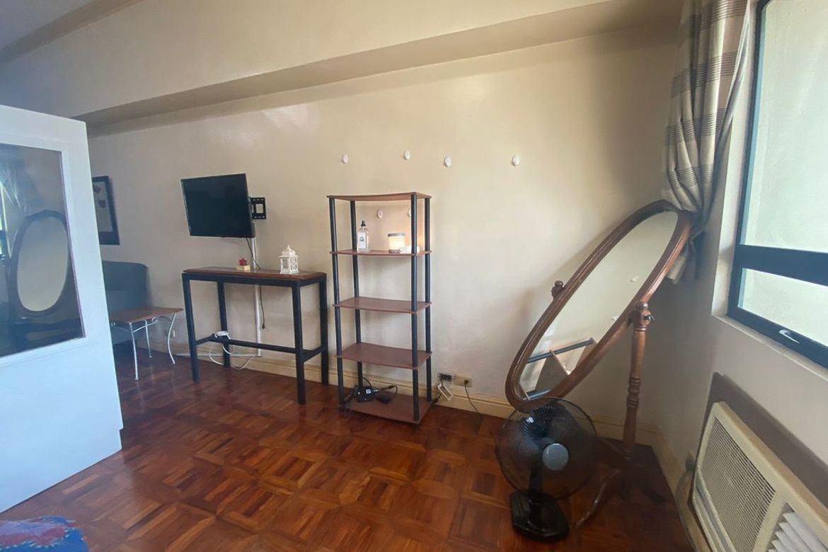 Condo for Sale in Greenbelt Excelsior, San Lorenzo, Makati City – photo 4