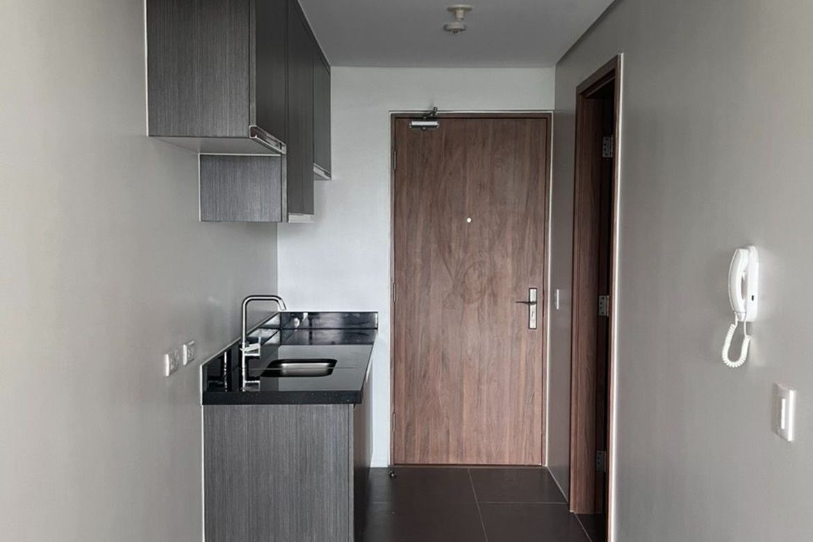 Condo for Sale in Greenhills, San Juan, Metro Manila near MRT-3 Santolan – photo 8