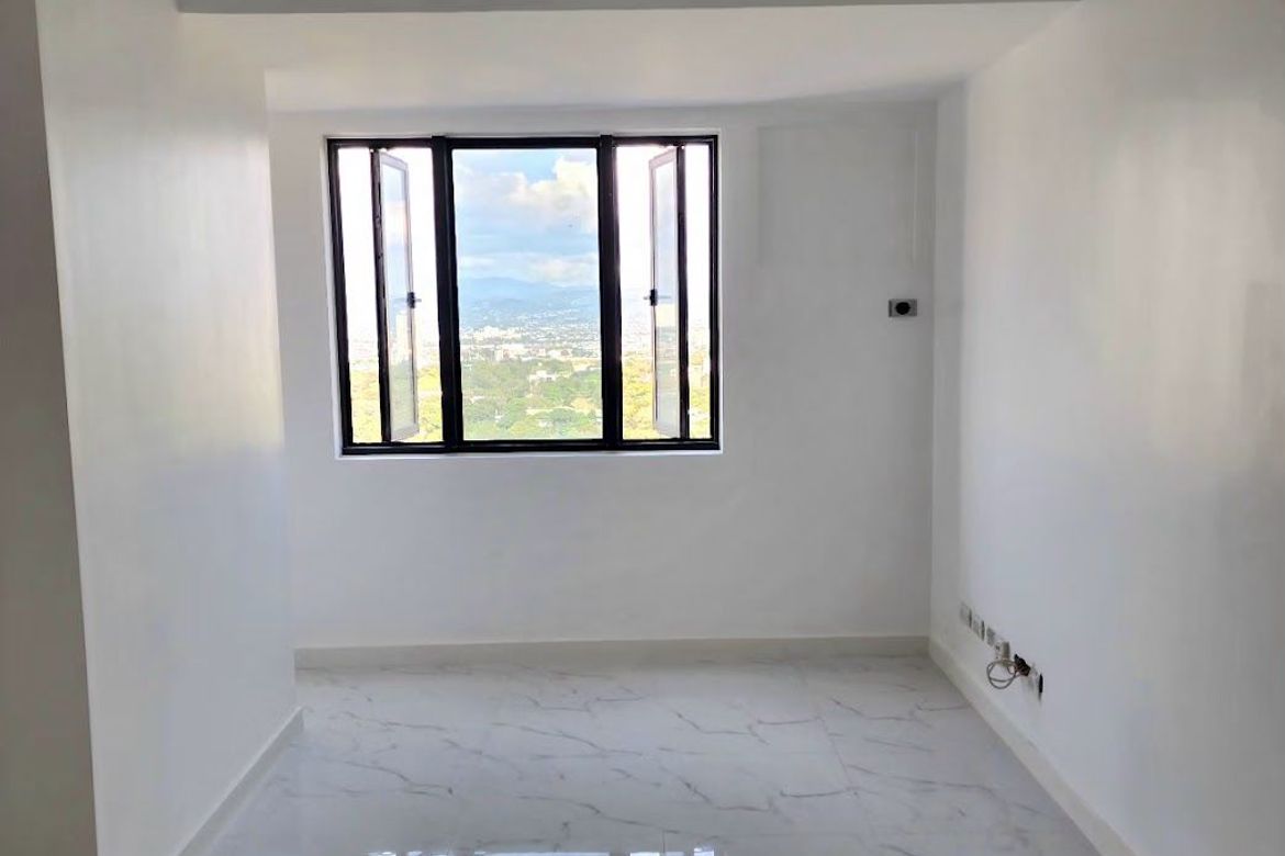 Condo for Sale in Greenhills, San Juan, Metro Manila near MRT-3 Santolan – photo 2