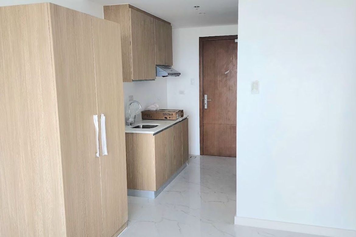 Condo for Sale in Greenhills, San Juan, Metro Manila near MRT-3 Santolan – photo 4