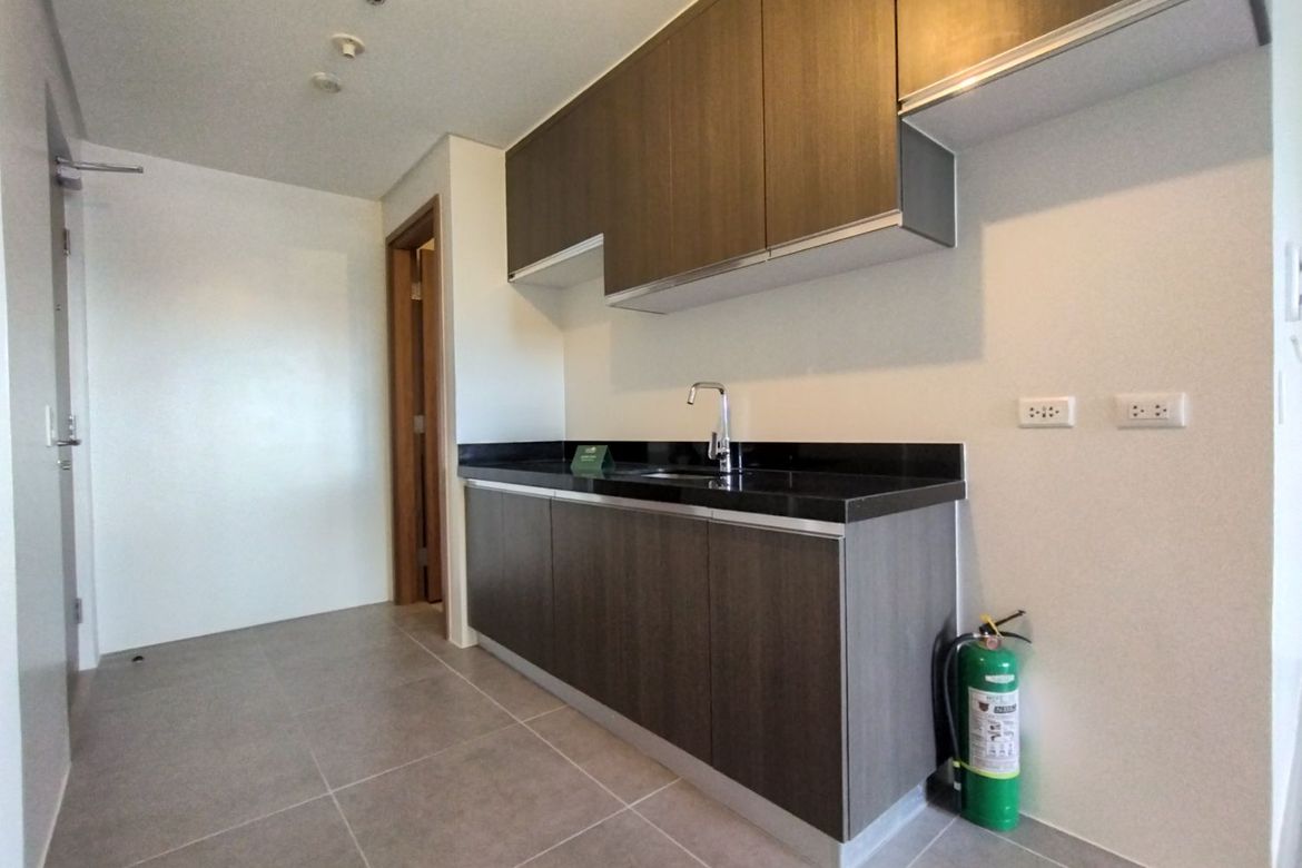 Condo for Sale in Greenhills, San Juan, Metro Manila near MRT-3 Santolan – photo 8