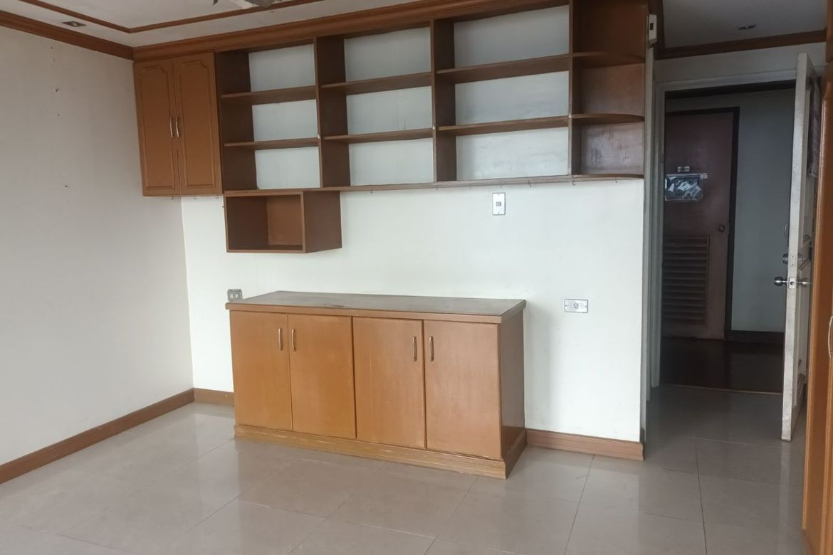 Condo for Sale in Greenhills, San Juan, Metro Manila