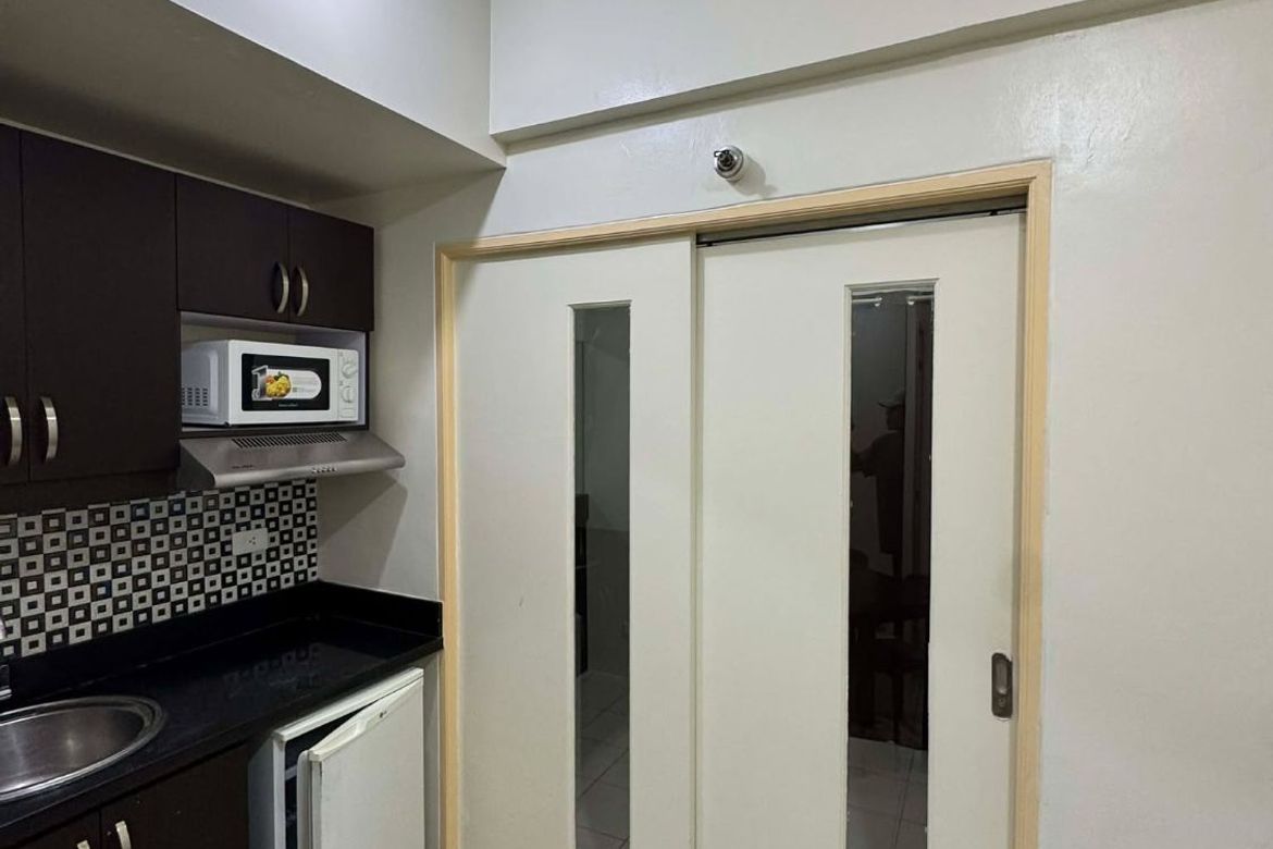 Condo for Sale in Laureano di Trevi Tower, Pio Del Pilar, Makati, Metro Manila near MRT-3 Magallanes – photo 2