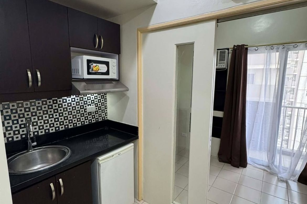 Condo for Sale in Laureano di Trevi Tower, Pio Del Pilar, Makati, Metro Manila near MRT-3 Magallanes – photo 4
