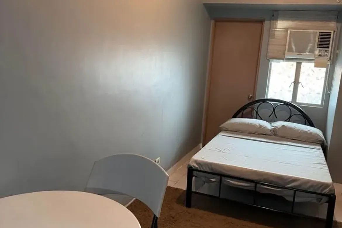 Condo for Sale in Makati Executive Tower III, Pio Del Pilar, Makati City
