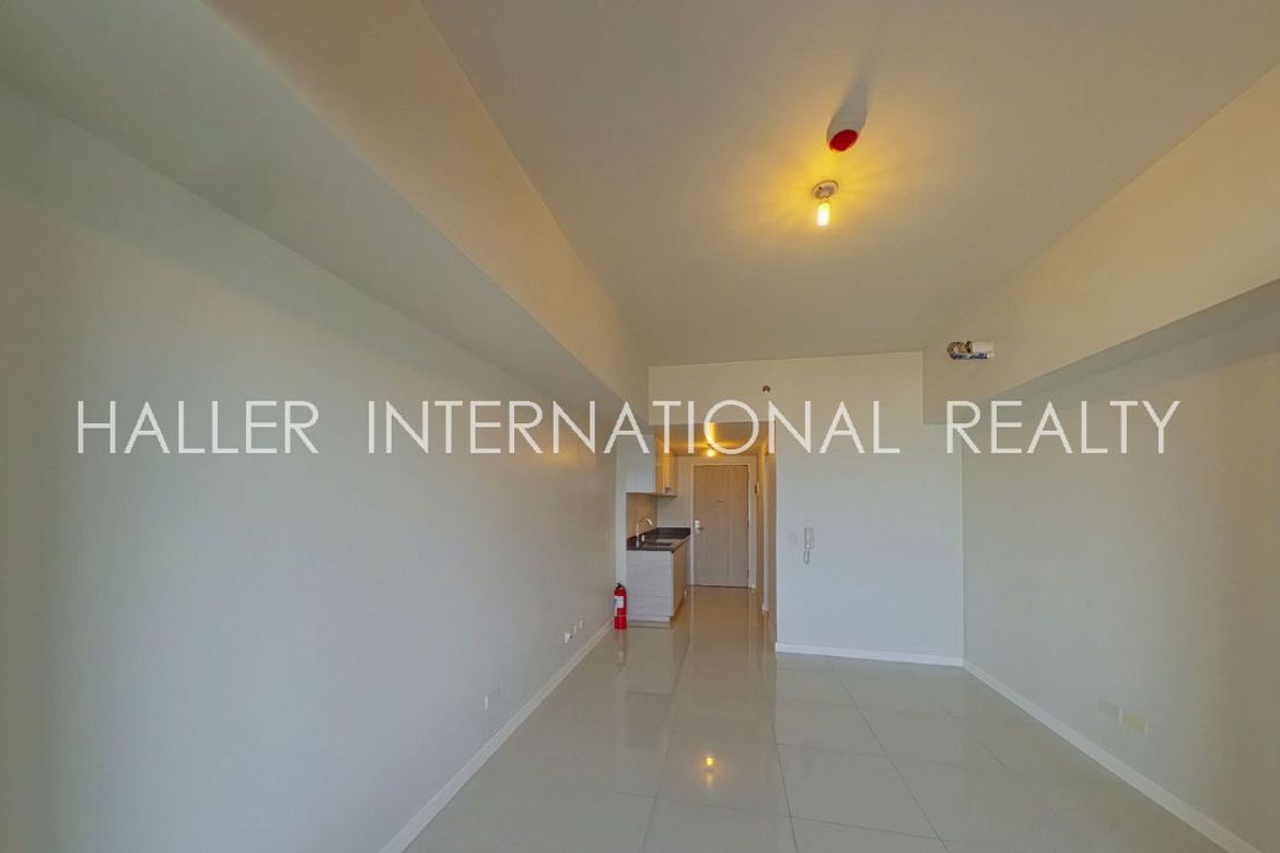 Condo for Sale in Mandani Bay Suites, Tipolo, Mandaue, Cebu – photo 2
