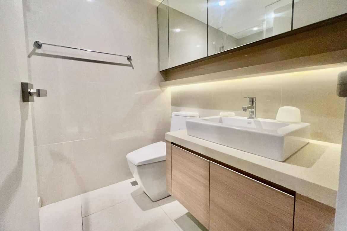 Condo for Sale in One Shangri-La Place, Wack-Wack Greenhills, Mandaluyong, Metro Manila near MRT-3 Shaw Boulevard – photo 2