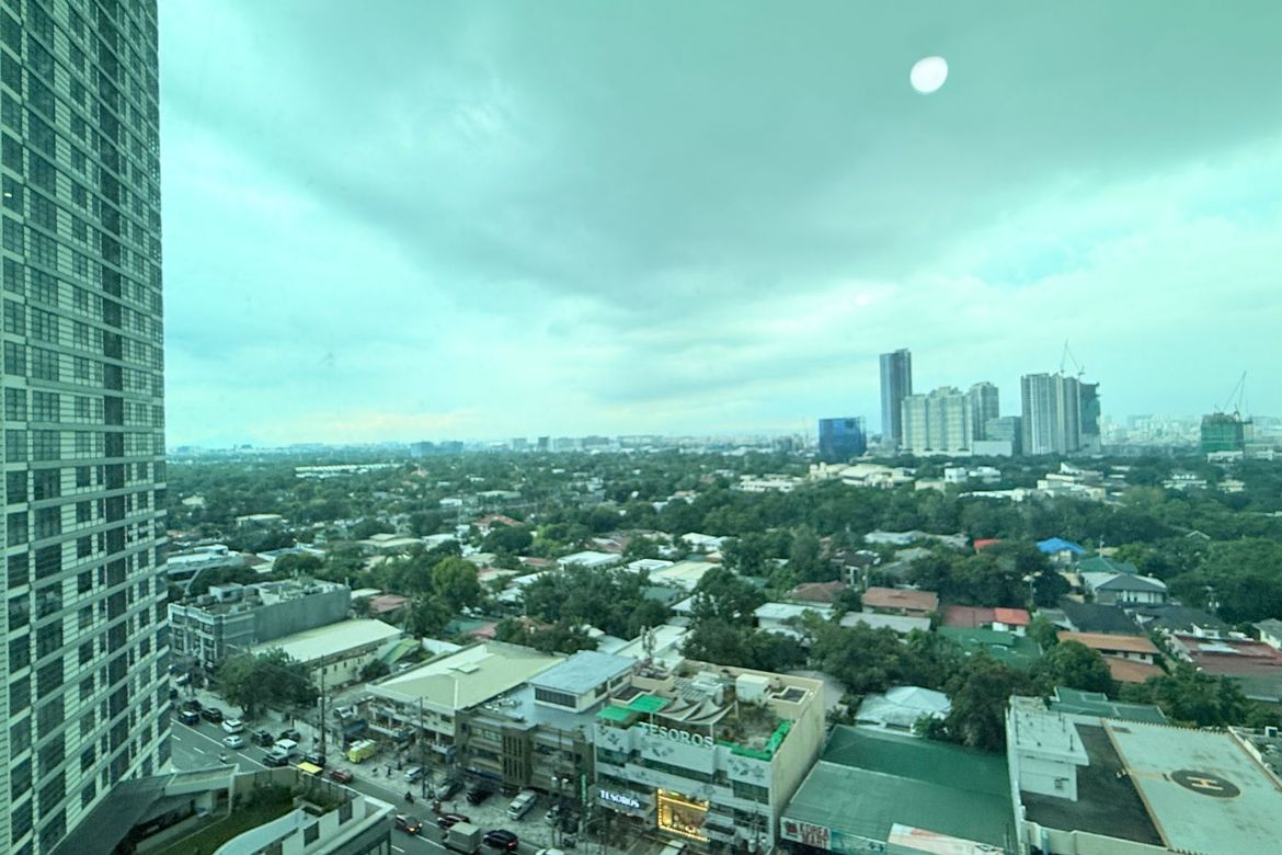 Condo for Sale in Park Terraces, San Lorenzo, Makati, Metro Manila near MRT-3 Ayala – photo 6