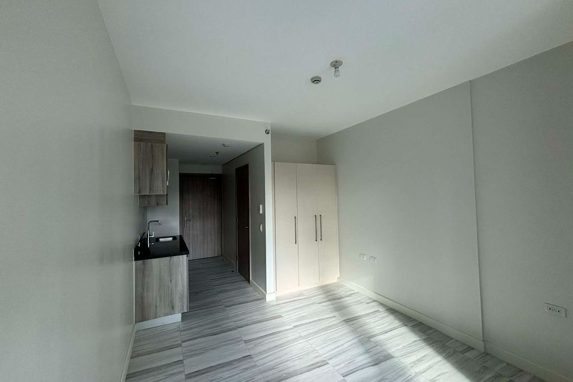 Condo for Sale in Pineda, Pasig, Metro Manila