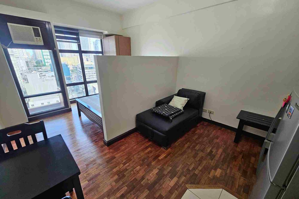 Condo for Sale in Pio Del Pilar, Makati City