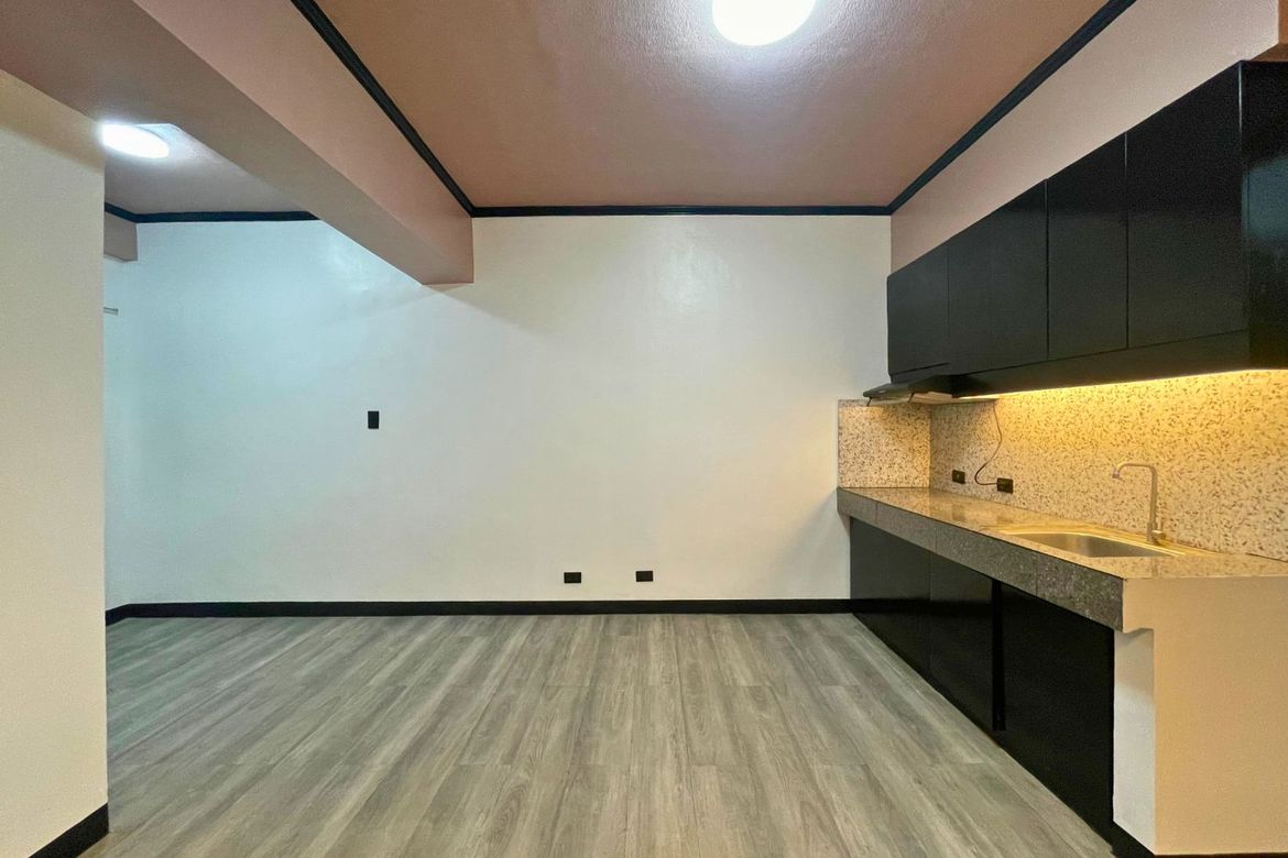 Condo for Sale in Pio Del Pilar, Makati, Metro Manila – photo 3