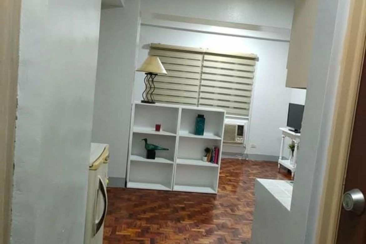 Condo for Sale in Pio Del Pilar, Makati, Metro Manila