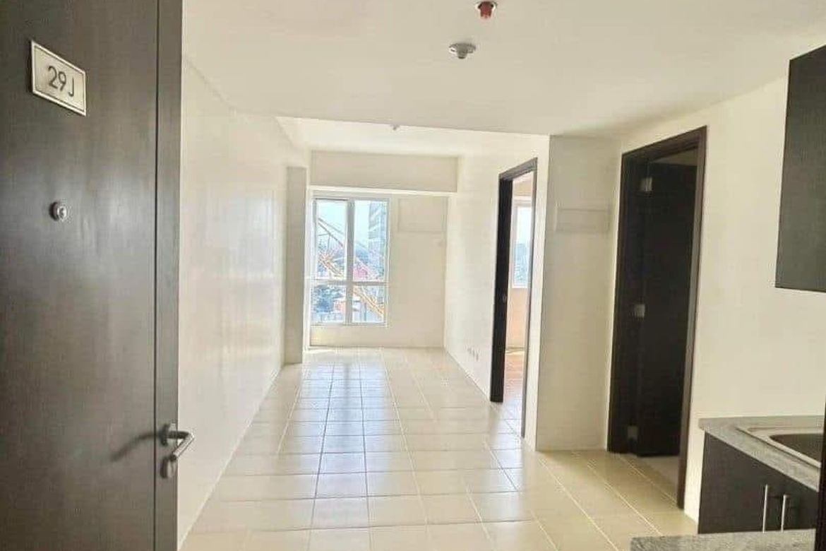 Condo for Sale in Pioneer Woodlands, Barangka Ilaya, Mandaluyong, Metro Manila near MRT-3 Boni – photo 3