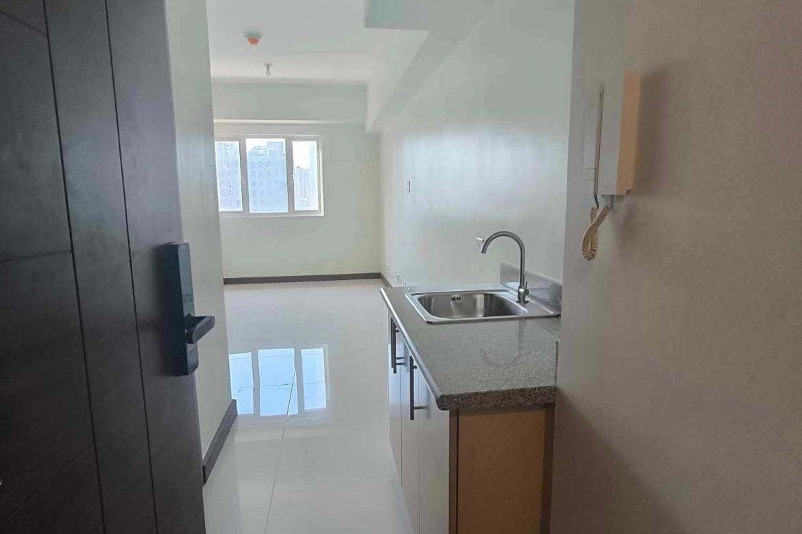 Condo for Sale in Quantum Residences, Barangay 49, Pasay, Metro Manila near LRT-1 Gil Puyat – photo 4