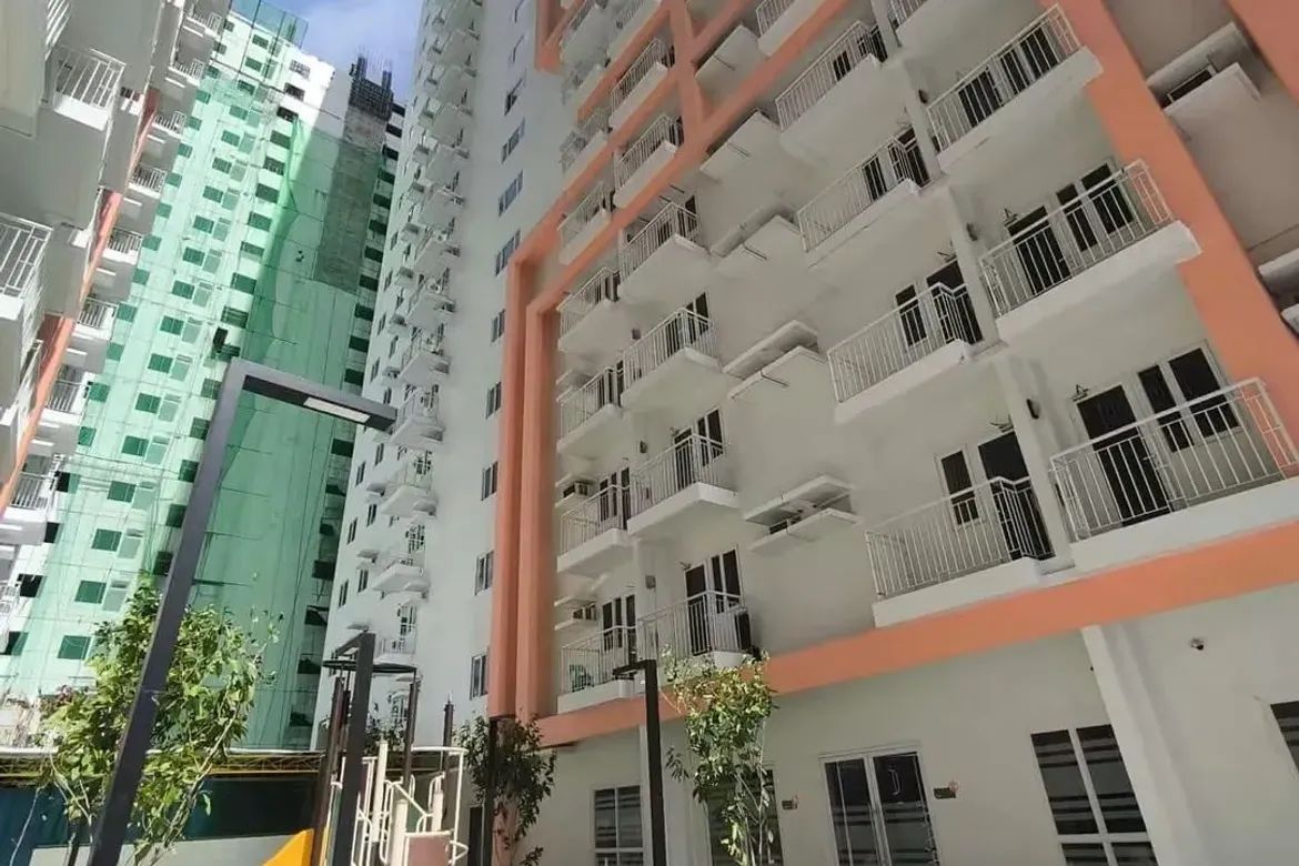 Condo for Sale in Quantum Residences, Barangay 49, Pasay, Metro Manila near LRT-1 Gil Puyat – photo 4