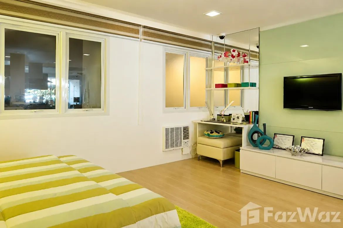 Condo for Sale in Ramon Magsaysay, Quezon City, Metro Manila near LRT-1 Roosevelt – photo 2
