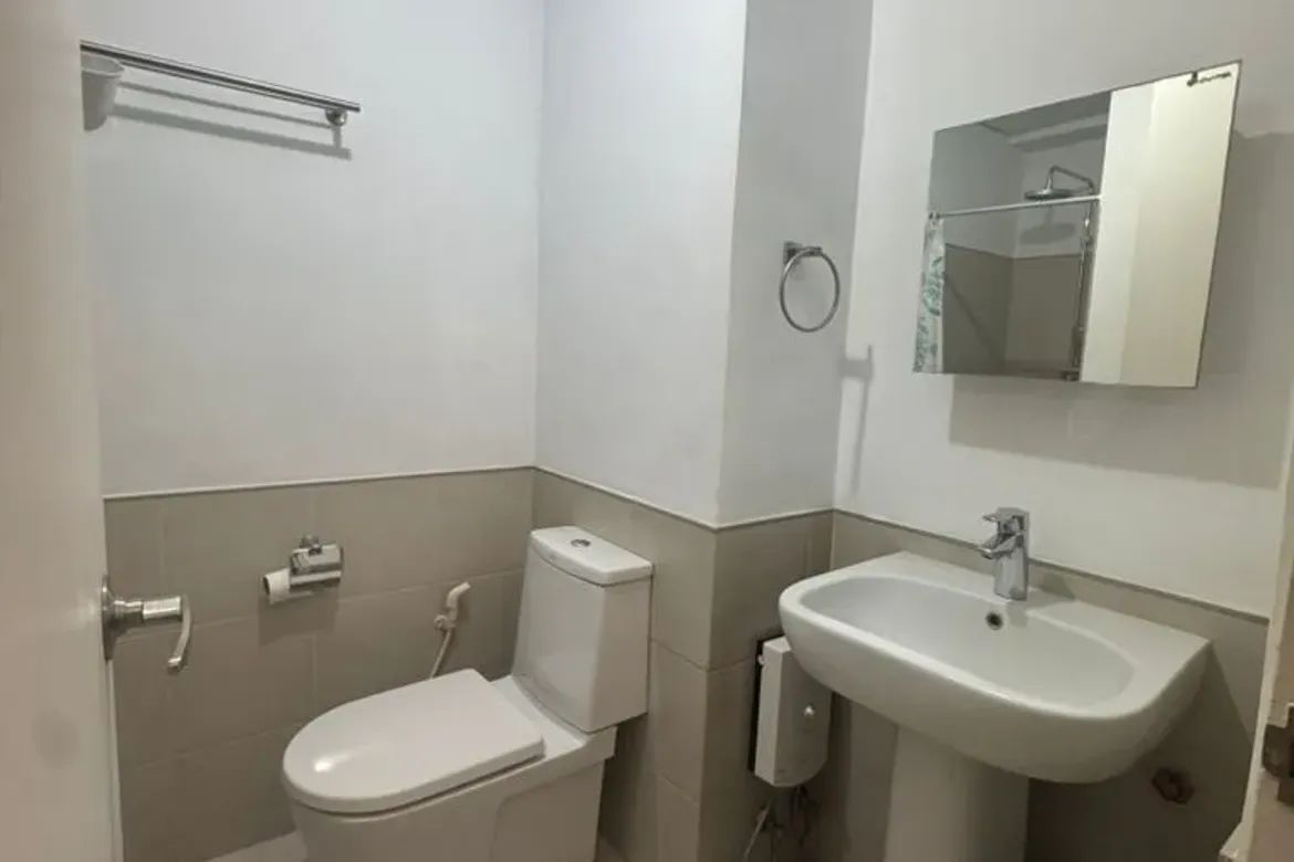 Condo for Sale in Senta, San Lorenzo, Makati City – photo 3
