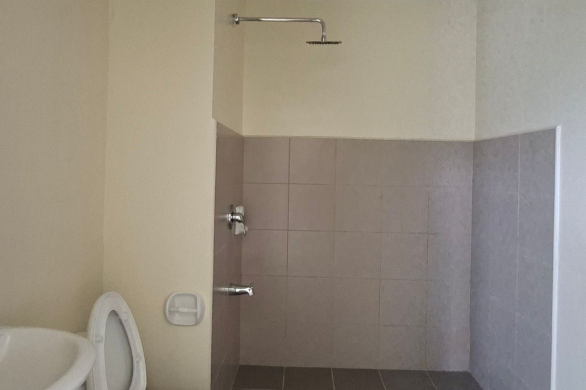 Condo for Sale in Silang Junction North, Tagaytay, Cavite – photo 6
