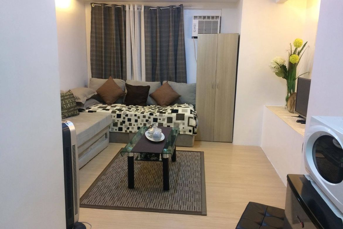 Condo for Sale in South Triangle, Quezon City, Metro Manila near MRT-3 Quezon Avenue