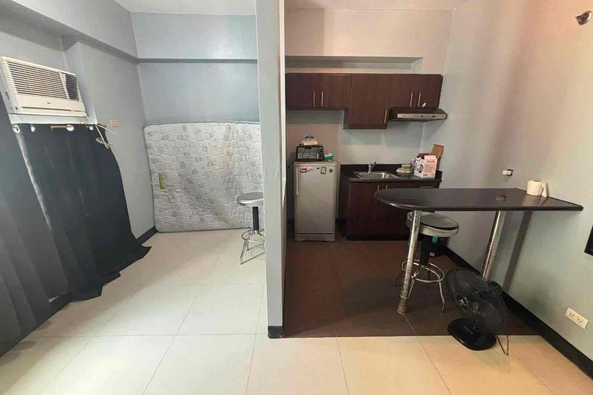 Condo for Sale in Stamford Executive Residences, Bagong Tanyag, Taguig, Metro Manila – photo 3