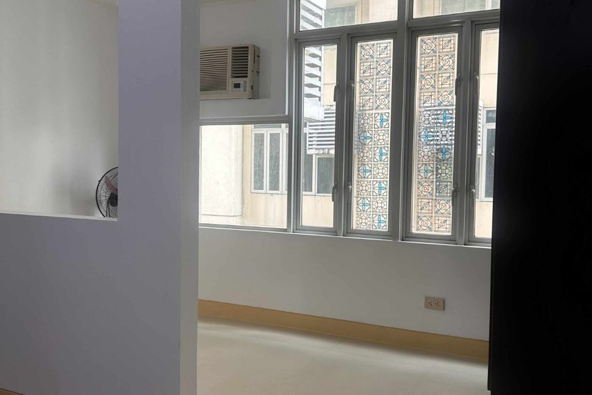 Condo for Sale in Stamford Executive Residences, Bagong Tanyag, Taguig, Metro Manila – photo 3