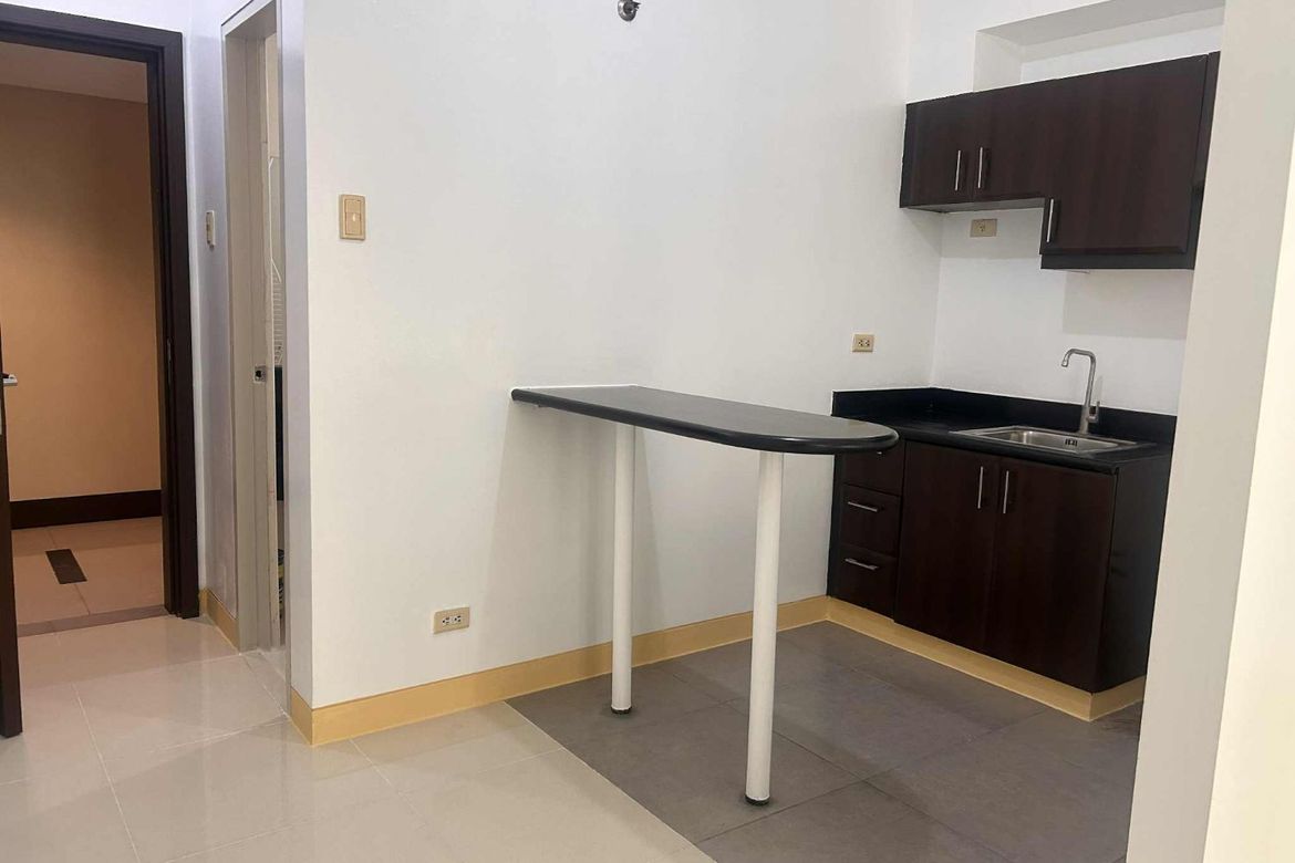 Condo for Sale in Stamford Executive Residences, Bagong Tanyag, Taguig, Metro Manila – photo 7